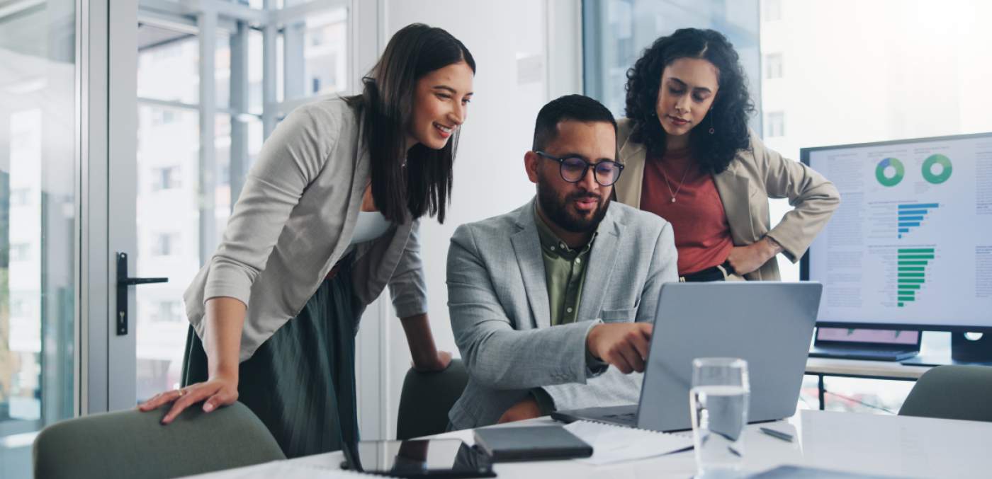 How to Choose Between Growth and Value Stocks: A Strategic Guide for Investors