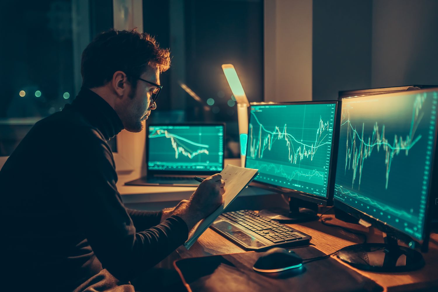 The Role of Leverage in Trading: Navigating Power and Risk